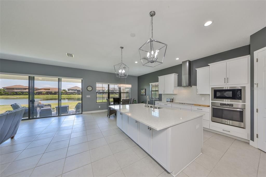 待售: $840,000 (5 贝兹, 4 浴室, 4389 平方英尺)