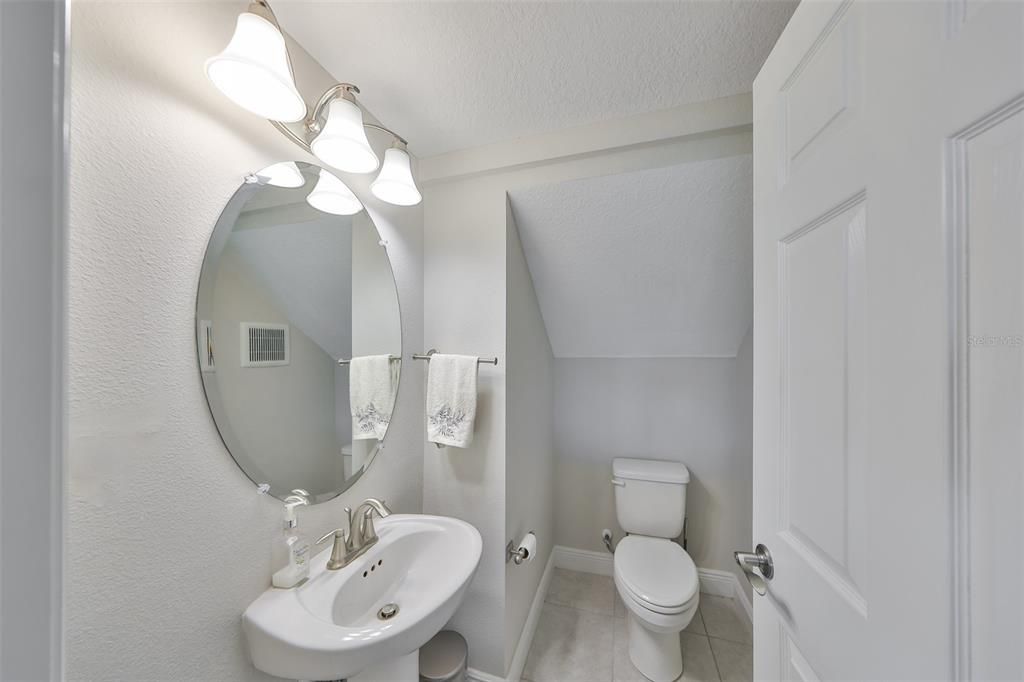 待售: $840,000 (5 贝兹, 4 浴室, 4389 平方英尺)