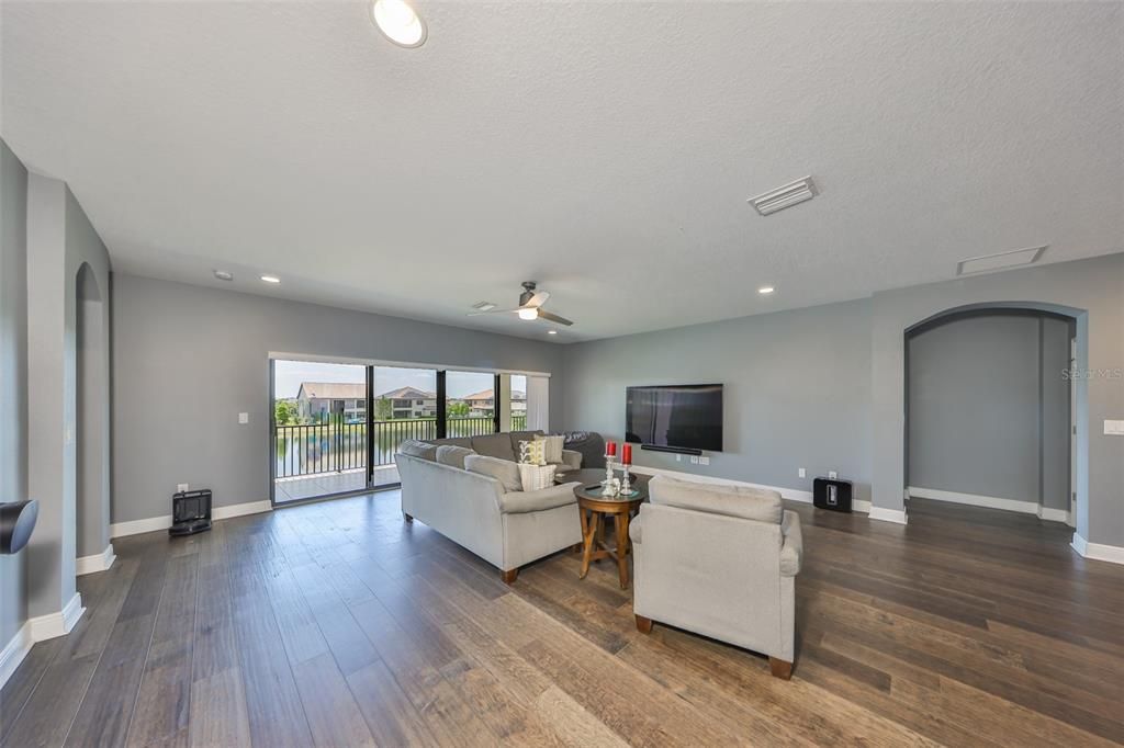 待售: $840,000 (5 贝兹, 4 浴室, 4389 平方英尺)