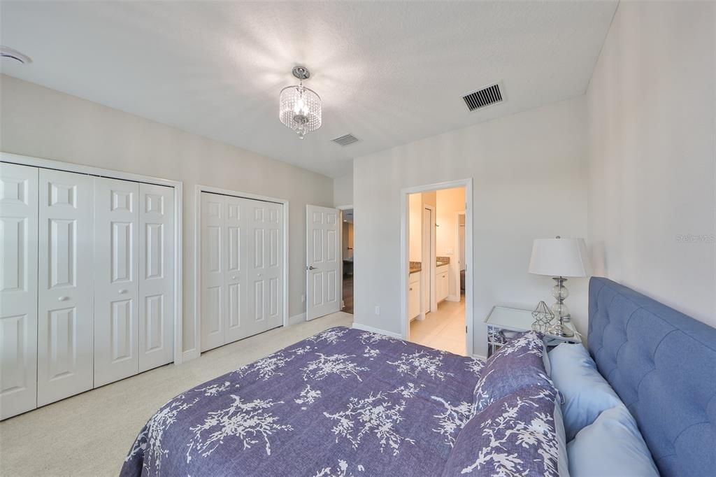 待售: $840,000 (5 贝兹, 4 浴室, 4389 平方英尺)