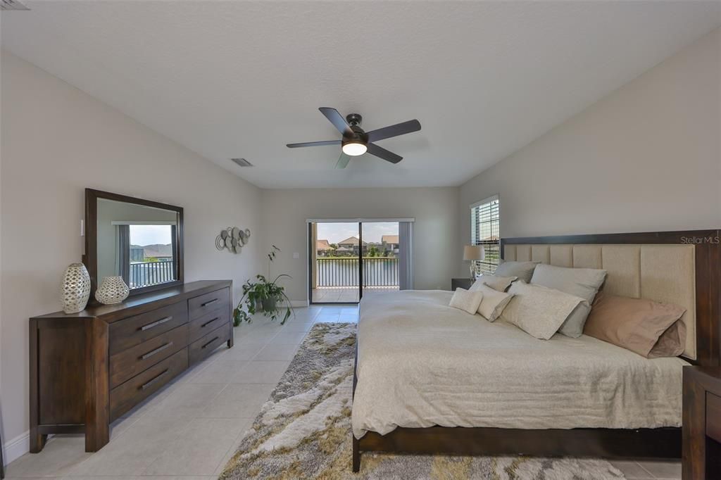 待售: $840,000 (5 贝兹, 4 浴室, 4389 平方英尺)