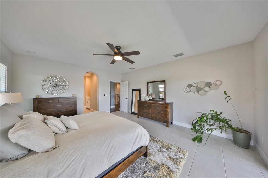 待售: $840,000 (5 贝兹, 4 浴室, 4389 平方英尺)