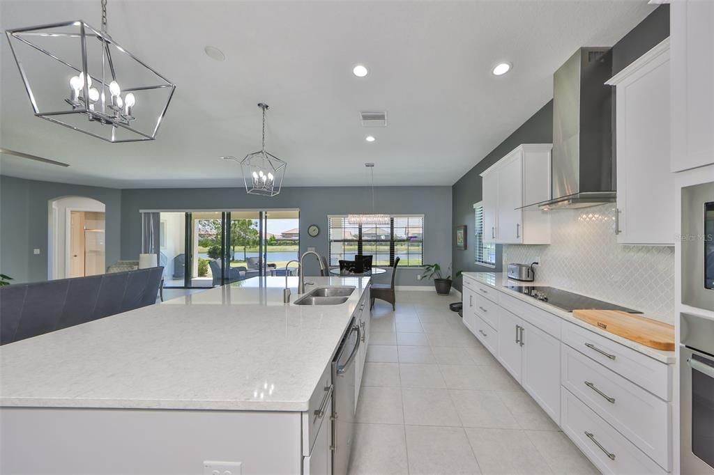 待售: $840,000 (5 贝兹, 4 浴室, 4389 平方英尺)