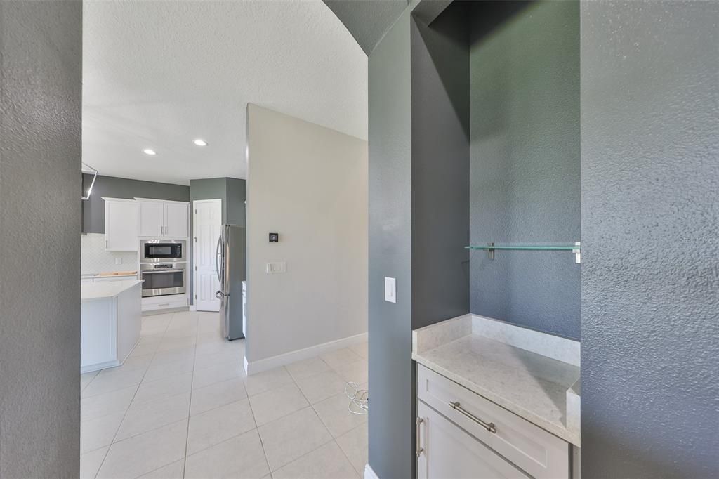 待售: $840,000 (5 贝兹, 4 浴室, 4389 平方英尺)