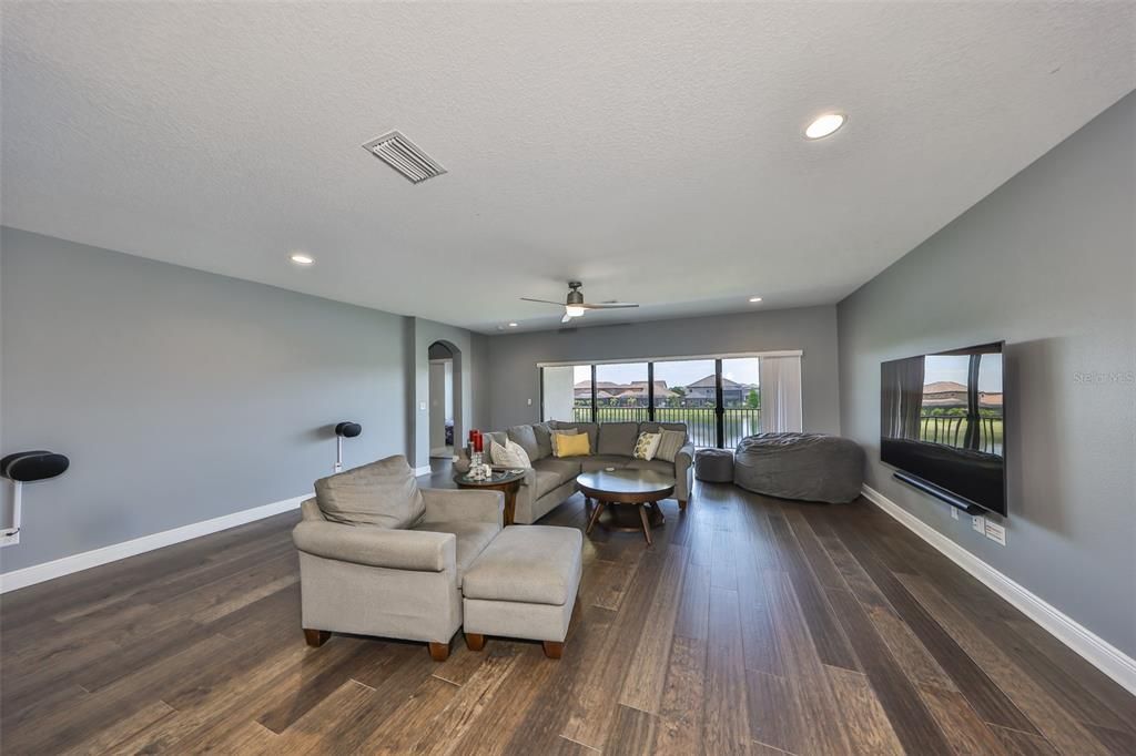 待售: $840,000 (5 贝兹, 4 浴室, 4389 平方英尺)