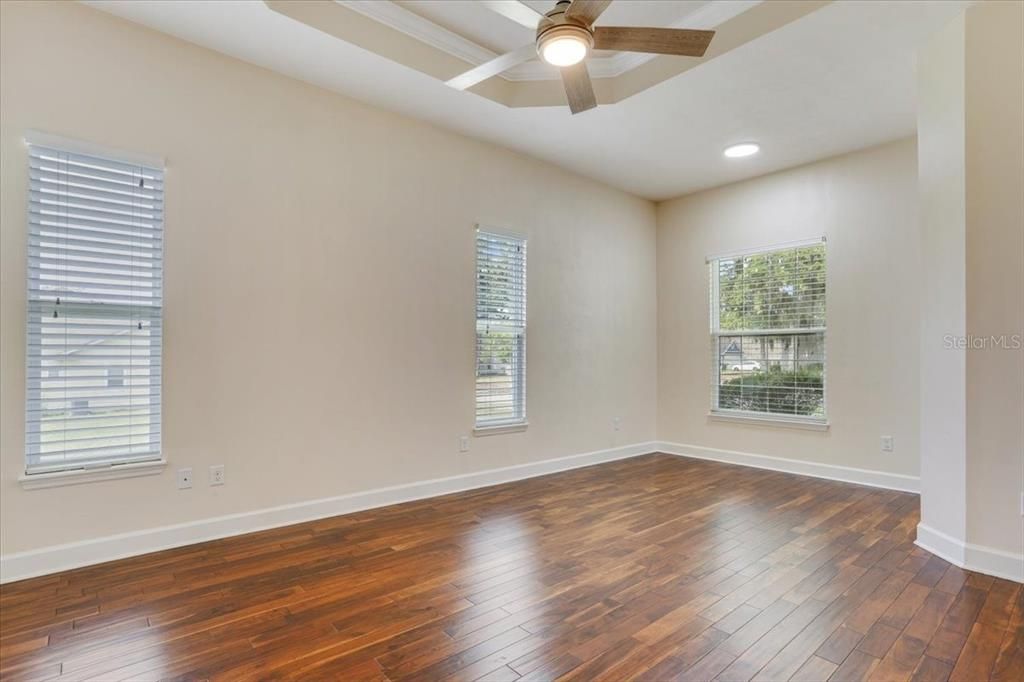 Active With Contract: $349,900 (3 beds, 2 baths, 1565 Square Feet)