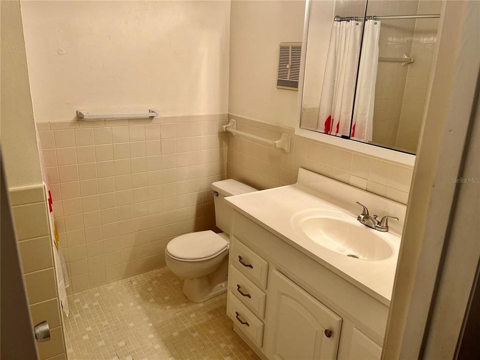 Activo con contrato: $123,900 (2 camas, 2 baños, 1070 Pies cuadrados)