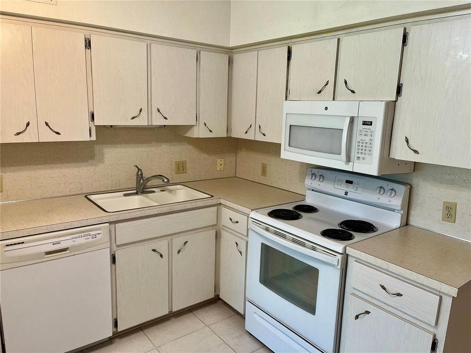 Activo con contrato: $123,900 (2 camas, 2 baños, 1070 Pies cuadrados)