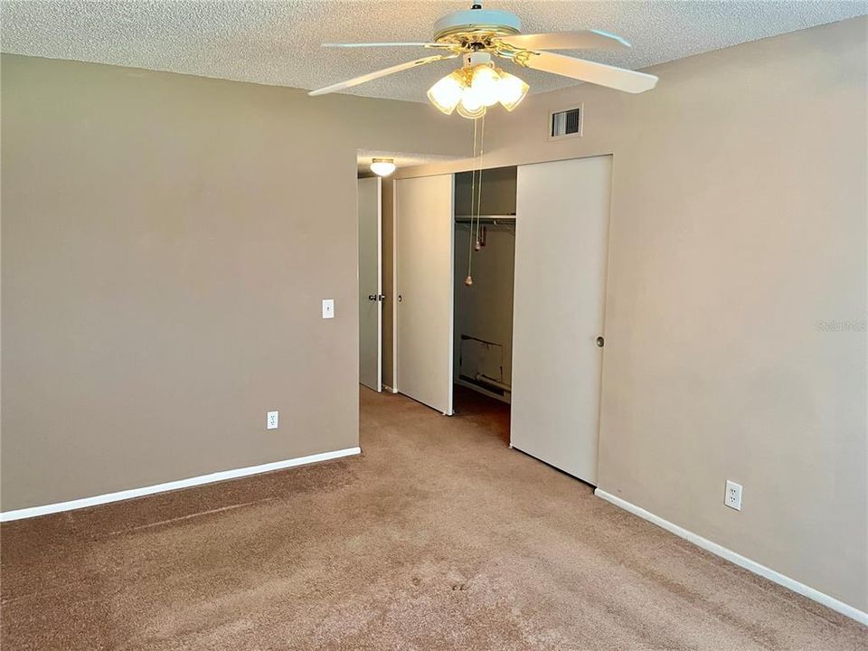 Activo con contrato: $123,900 (2 camas, 2 baños, 1070 Pies cuadrados)