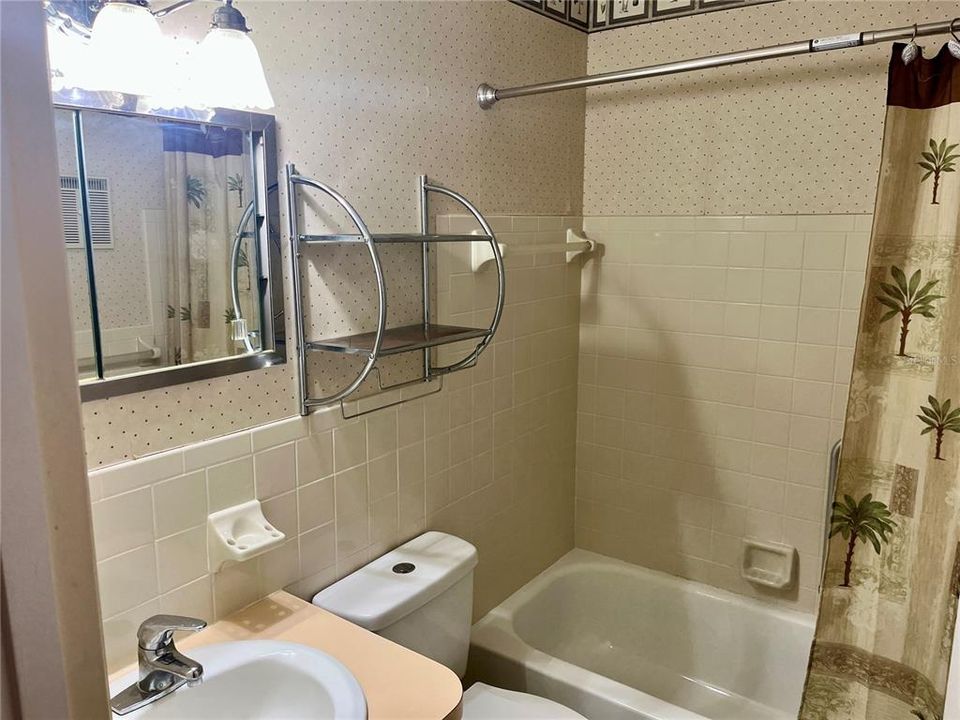 Activo con contrato: $123,900 (2 camas, 2 baños, 1070 Pies cuadrados)