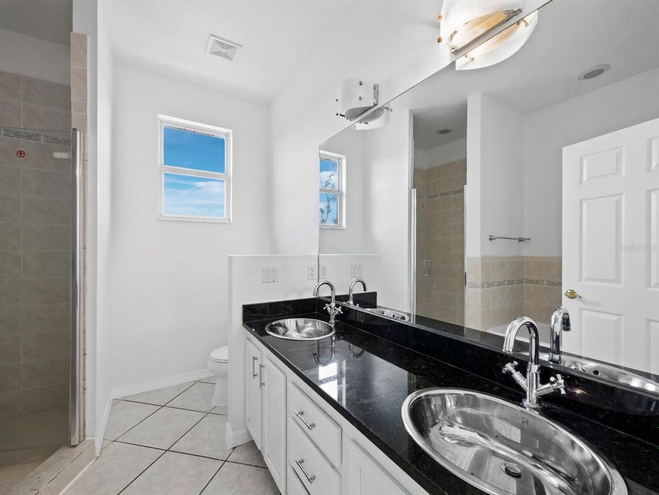 На продажу: $1,600,000 (3 спален, 2 ванн, 2559 Квадратных фут)