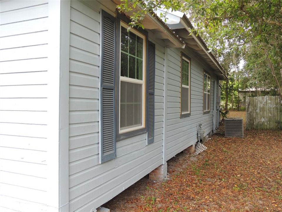 待售: $179,900 (3 贝兹, 1 浴室, 1036 平方英尺)