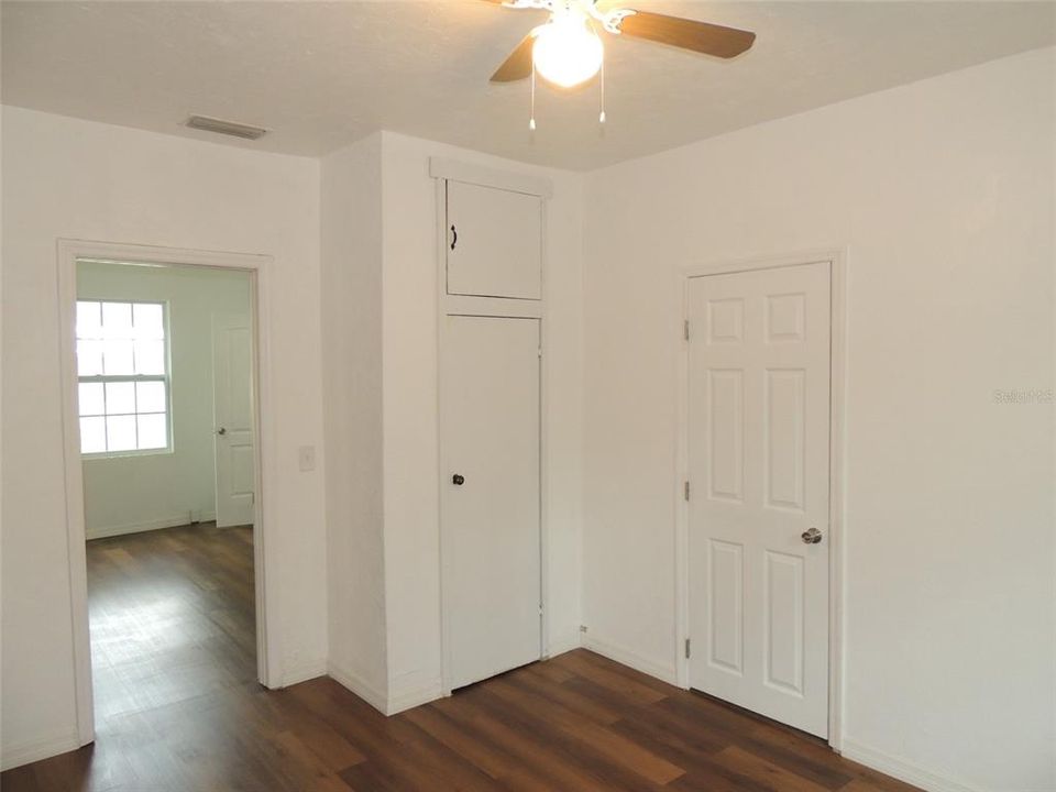 待售: $179,900 (3 贝兹, 1 浴室, 1036 平方英尺)