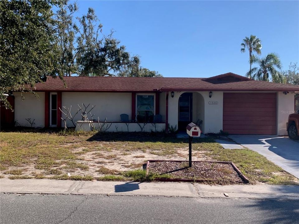 Activo con contrato: $139,900 (3 camas, 3 baños, 1640 Pies cuadrados)