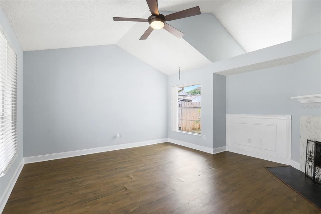 Active With Contract: $365,000 (3 beds, 2 baths, 1729 Square Feet)