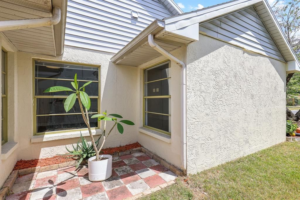 Active With Contract: $365,000 (3 beds, 2 baths, 1729 Square Feet)