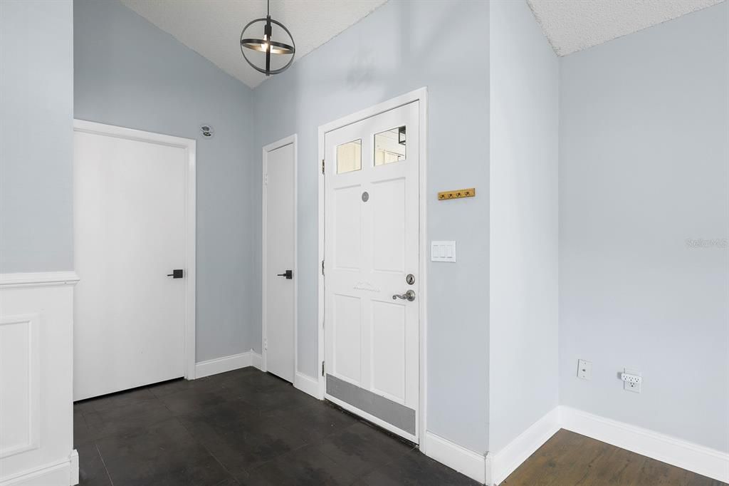 Active With Contract: $365,000 (3 beds, 2 baths, 1729 Square Feet)