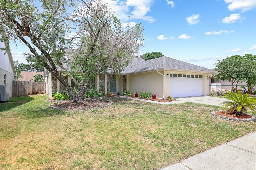Active With Contract: $365,000 (3 beds, 2 baths, 1729 Square Feet)
