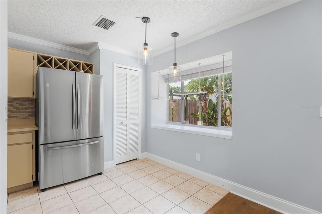 Active With Contract: $365,000 (3 beds, 2 baths, 1729 Square Feet)