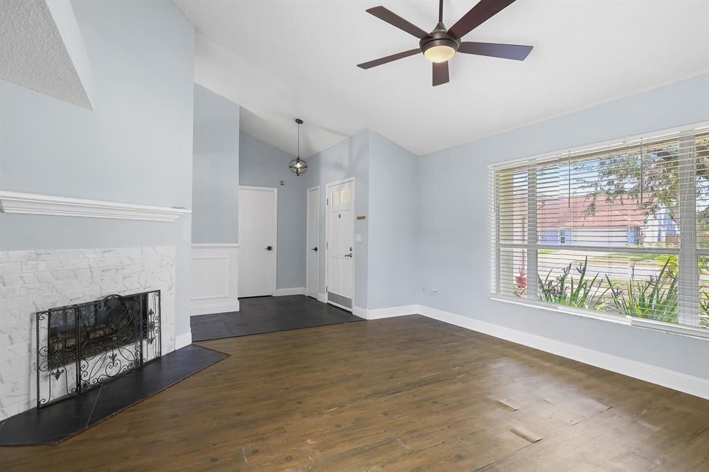 Active With Contract: $365,000 (3 beds, 2 baths, 1729 Square Feet)