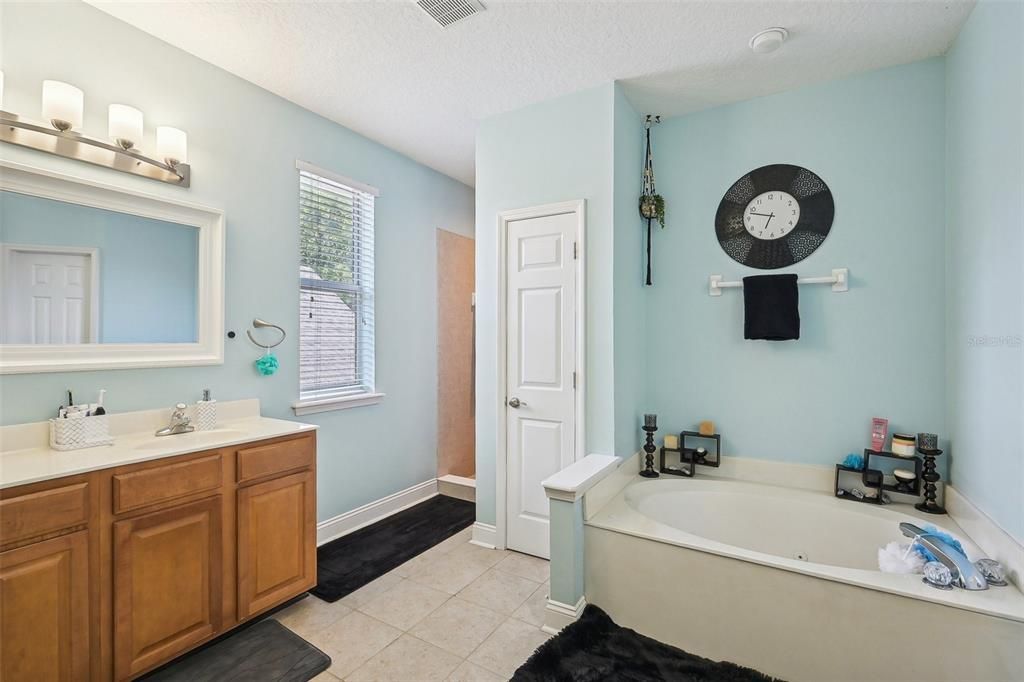 For Sale: $498,900 (5 beds, 4 baths, 3129 Square Feet)