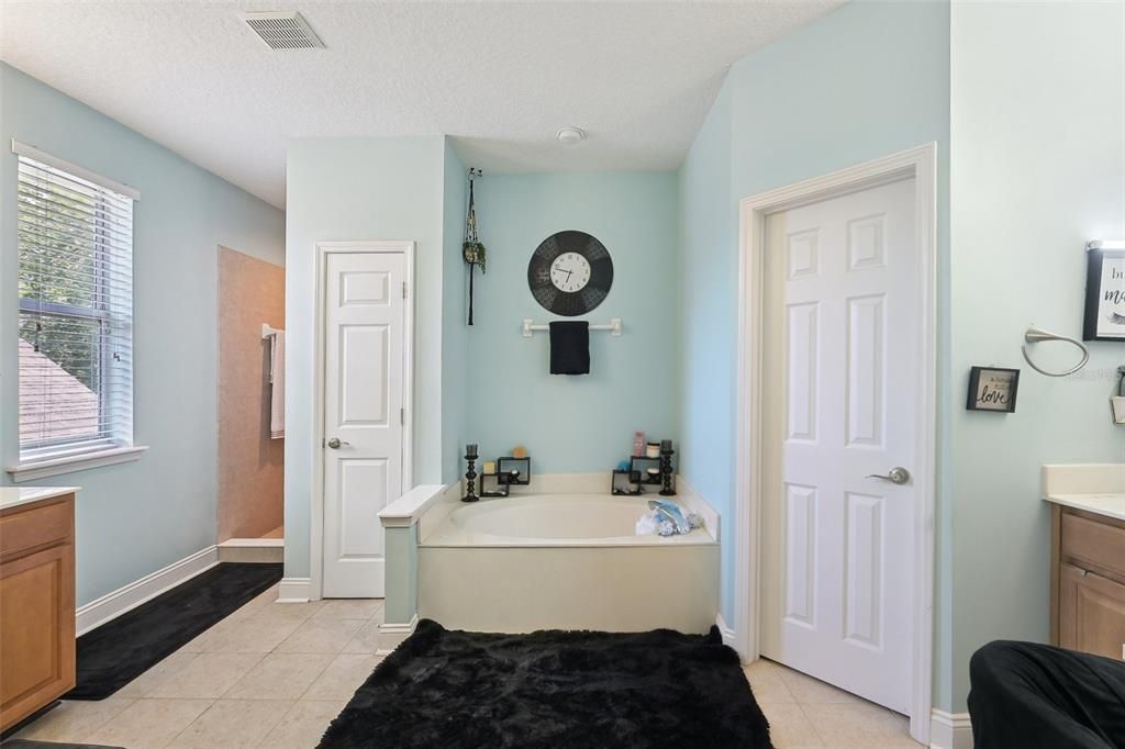 For Sale: $498,900 (5 beds, 4 baths, 3129 Square Feet)