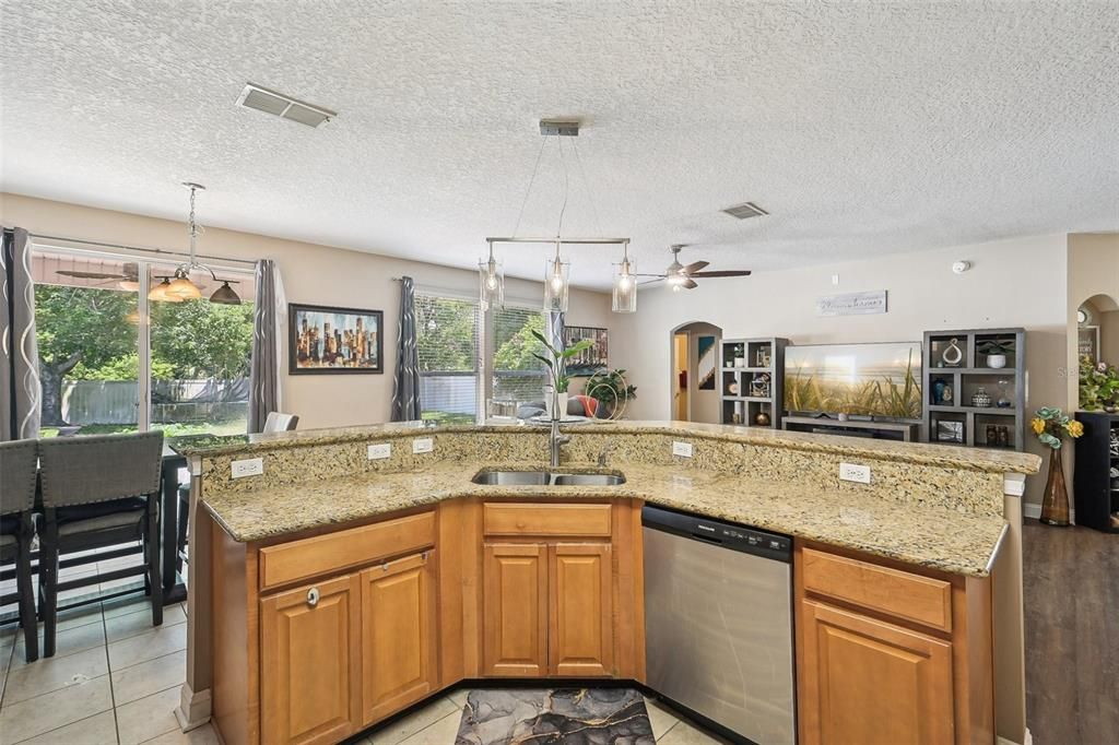 For Sale: $498,900 (5 beds, 4 baths, 3129 Square Feet)