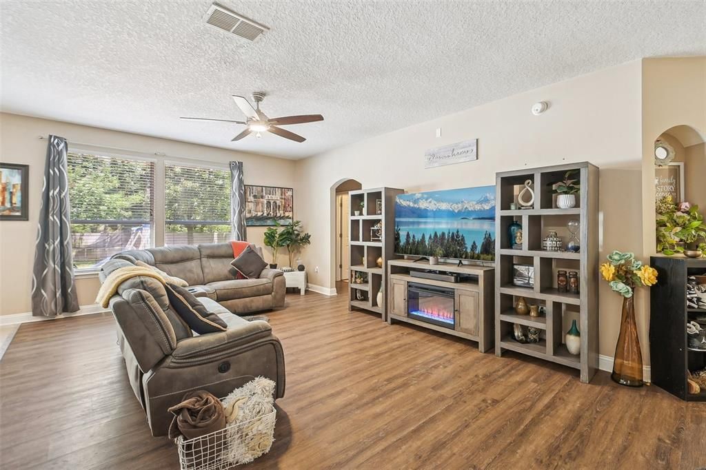 For Sale: $498,900 (5 beds, 4 baths, 3129 Square Feet)