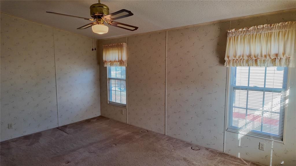 Activo con contrato: $153,500 (2 camas, 2 baños, 1248 Pies cuadrados)