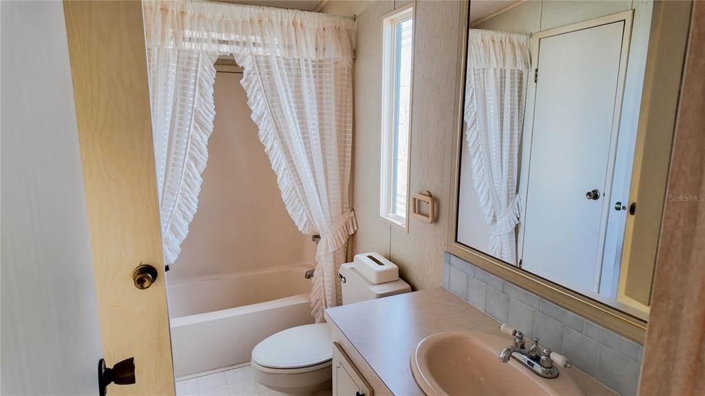 Activo con contrato: $153,500 (2 camas, 2 baños, 1248 Pies cuadrados)