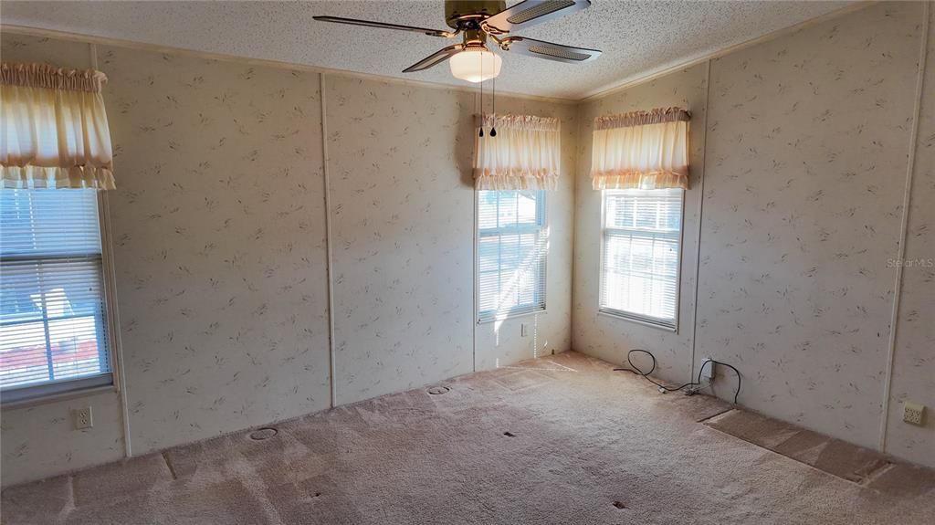 Activo con contrato: $153,500 (2 camas, 2 baños, 1248 Pies cuadrados)