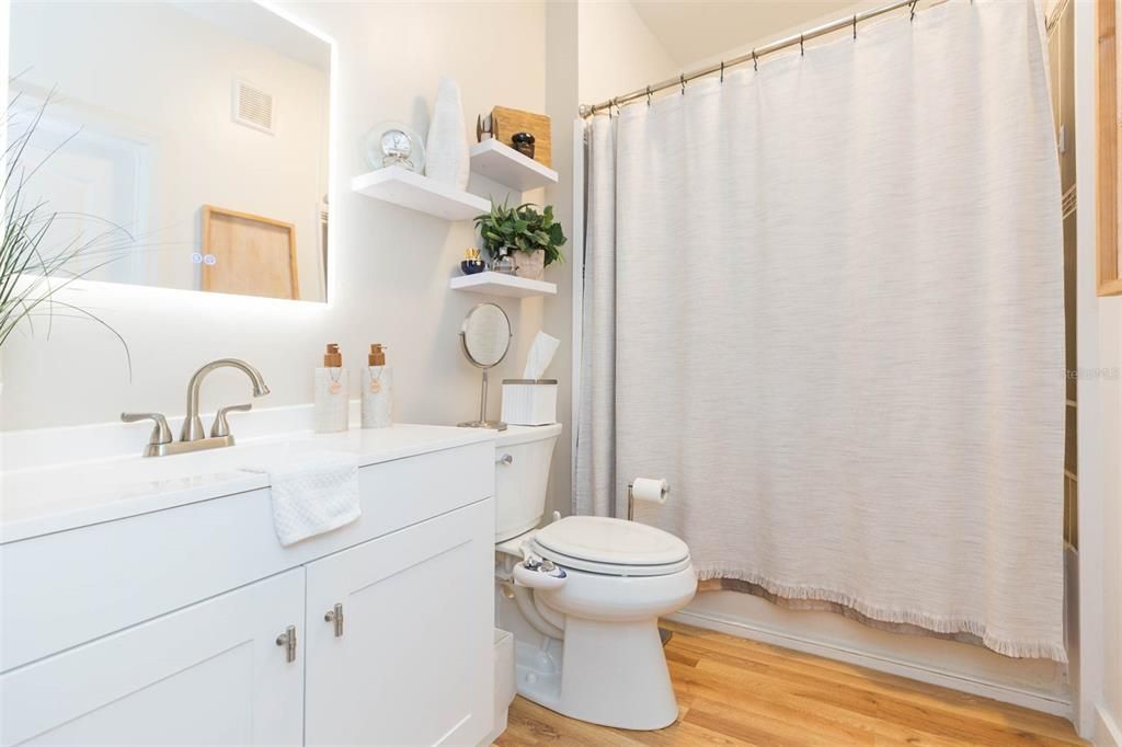 For Sale: $148,000 (1 beds, 1 baths, 830 Square Feet)