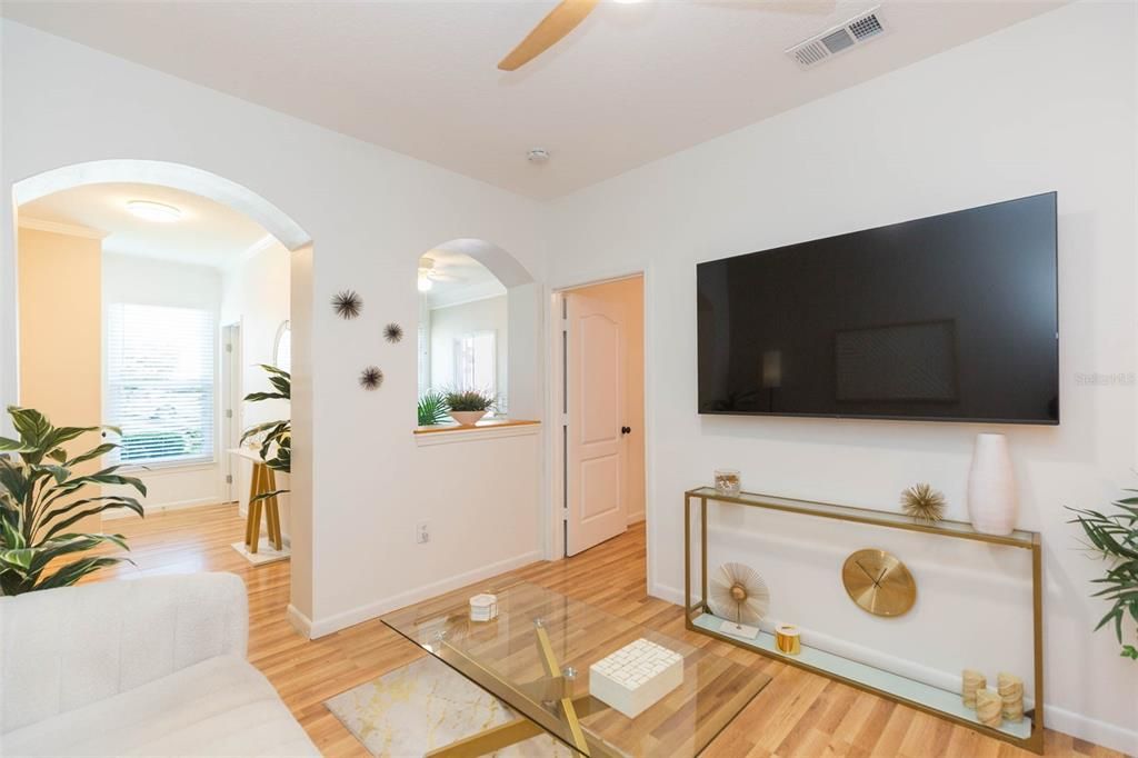 For Sale: $148,000 (1 beds, 1 baths, 830 Square Feet)