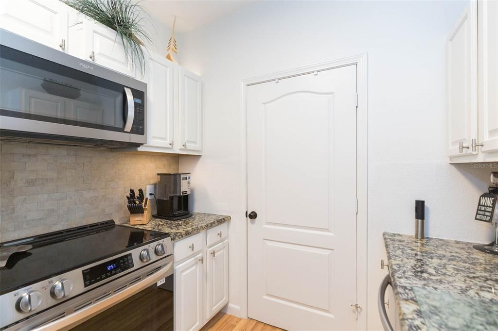 For Sale: $148,000 (1 beds, 1 baths, 830 Square Feet)