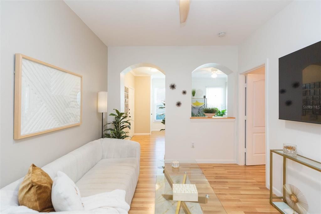 For Sale: $148,000 (1 beds, 1 baths, 830 Square Feet)