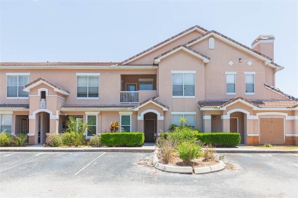 For Sale: $148,000 (1 beds, 1 baths, 830 Square Feet)