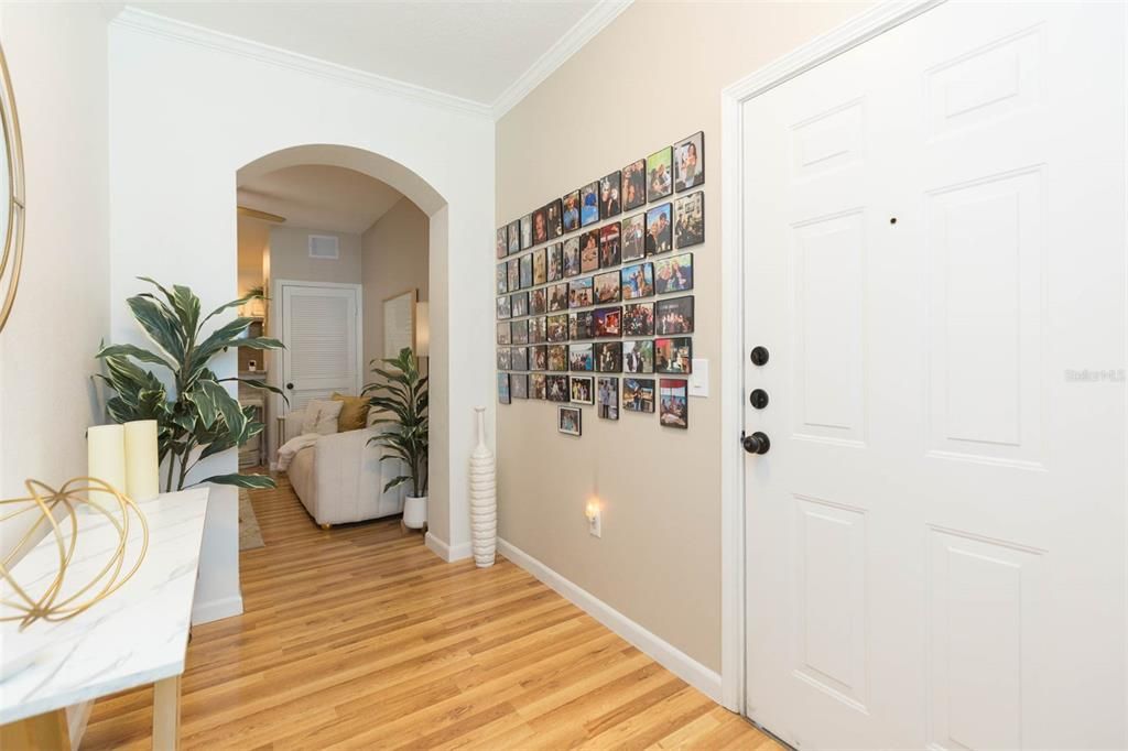 For Sale: $148,000 (1 beds, 1 baths, 830 Square Feet)