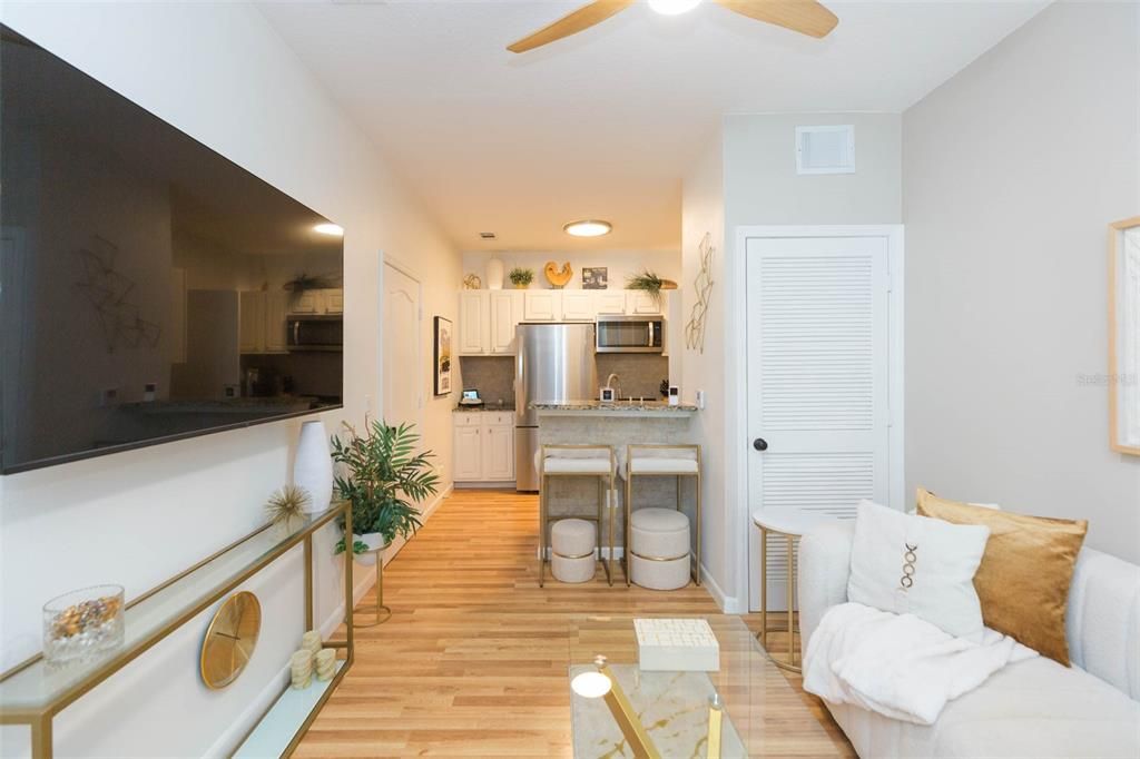 For Sale: $148,000 (1 beds, 1 baths, 830 Square Feet)