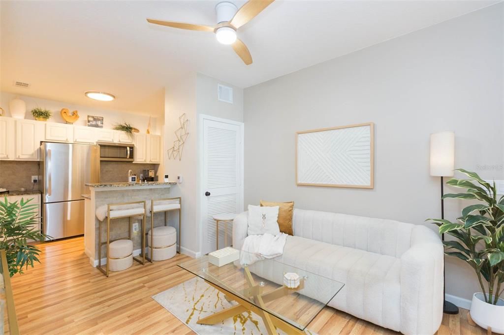 For Sale: $148,000 (1 beds, 1 baths, 830 Square Feet)