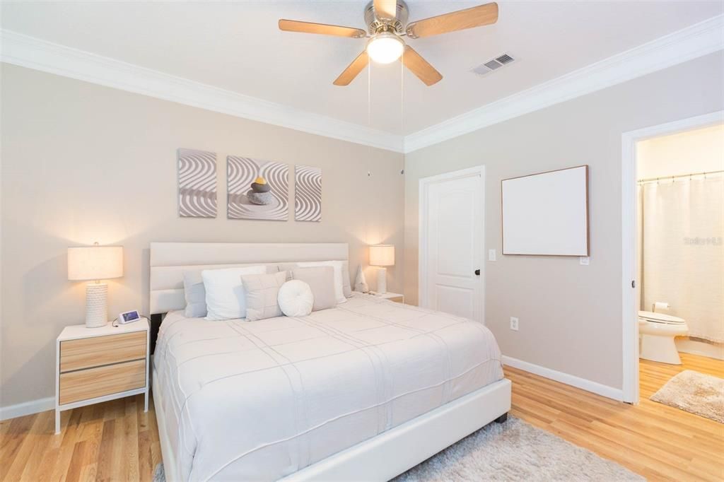 For Sale: $148,000 (1 beds, 1 baths, 830 Square Feet)