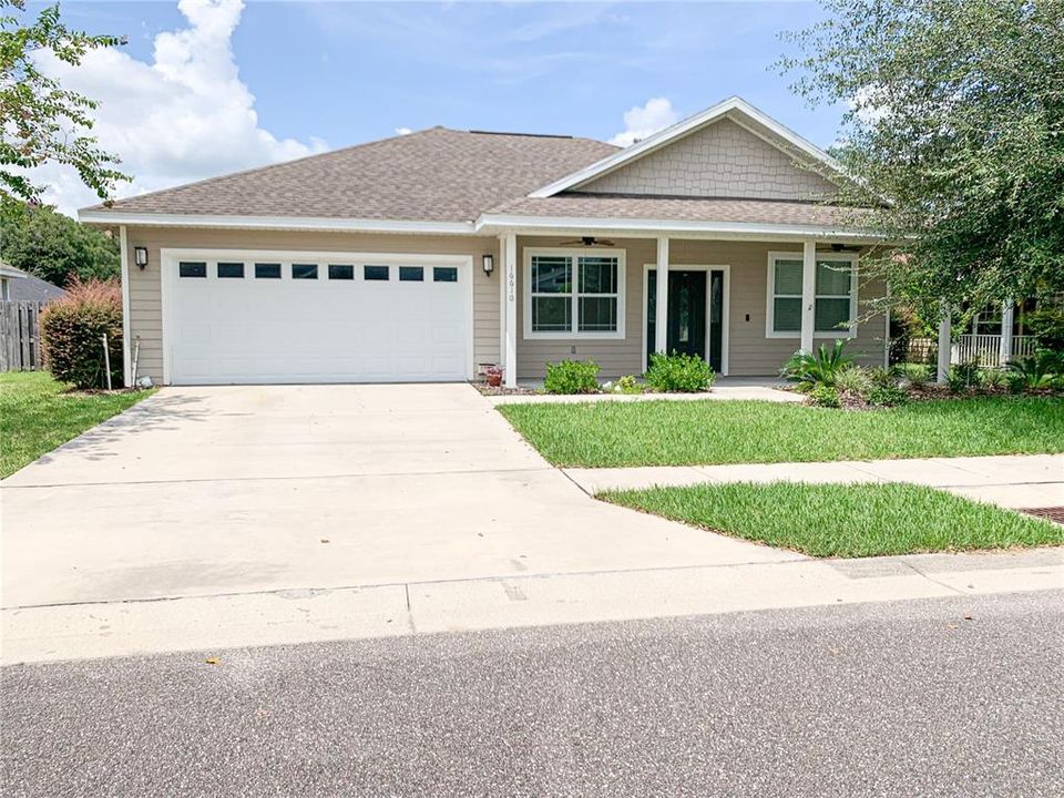 Recently Rented: $2,200 (3 beds, 2 baths, 1463 Square Feet)