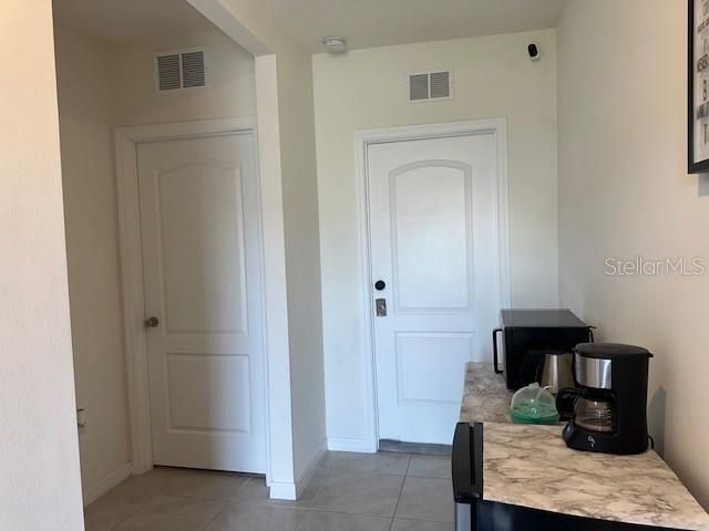 Под контрактом: $279,900 (4 спален, 2 ванн, 1867 Квадратных фут)