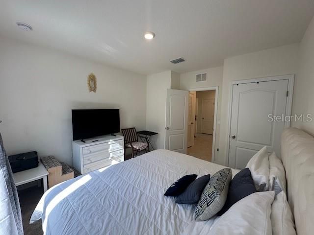 Под контрактом: $279,900 (4 спален, 2 ванн, 1867 Квадратных фут)