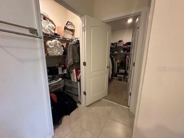 Под контрактом: $279,900 (4 спален, 2 ванн, 1867 Квадратных фут)