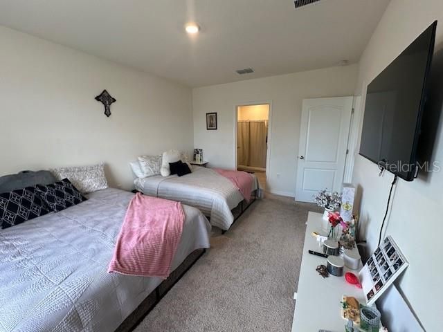 Под контрактом: $279,900 (4 спален, 2 ванн, 1867 Квадратных фут)