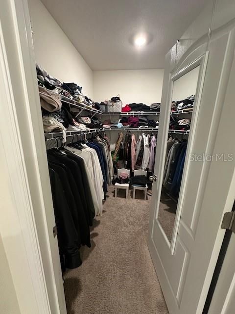 Под контрактом: $279,900 (4 спален, 2 ванн, 1867 Квадратных фут)