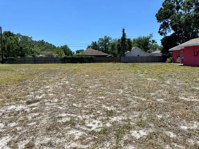 合同活跃: $135,000 (0.13 acres)