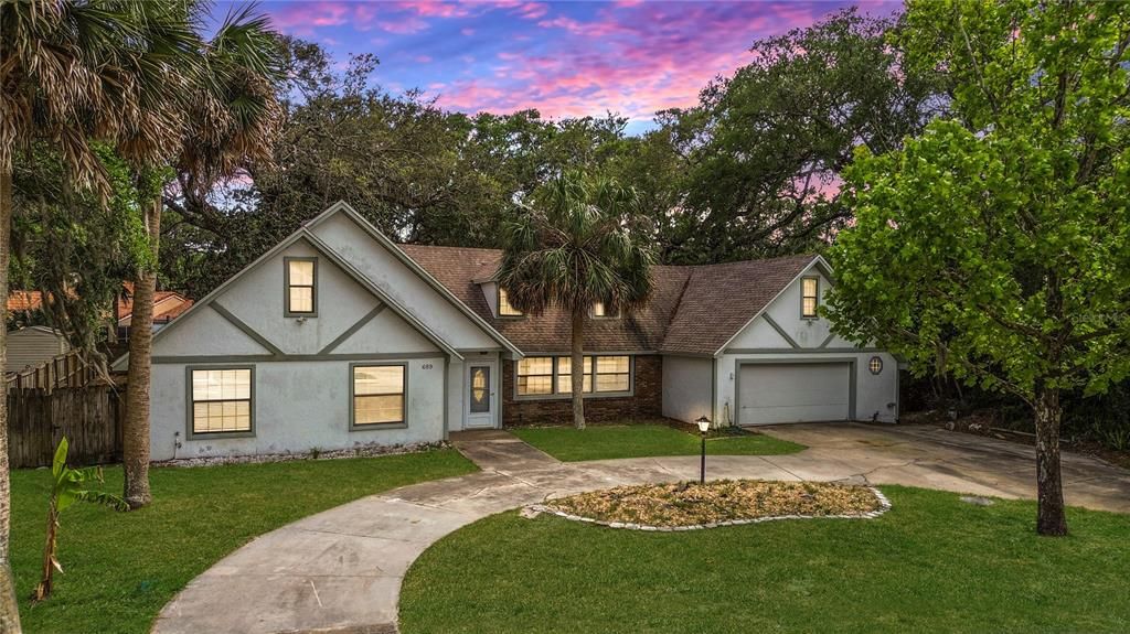 Vendido Recientemente: $699,000 (4 camas, 3 baños, 1930 Pies cuadrados)