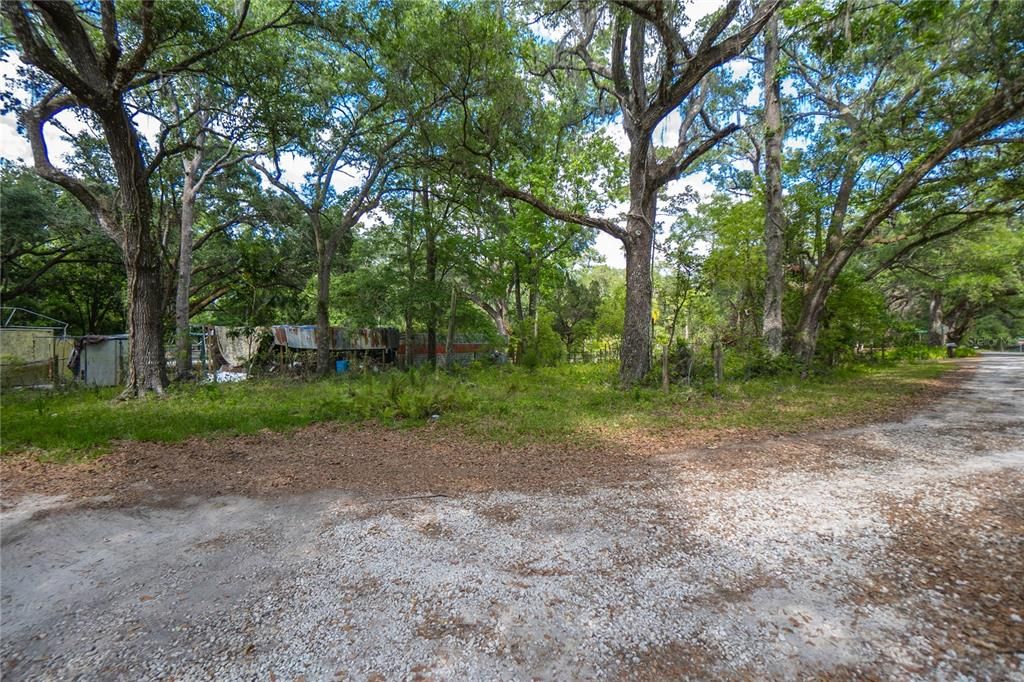 最近售出: $18,000 (0.18 acres)