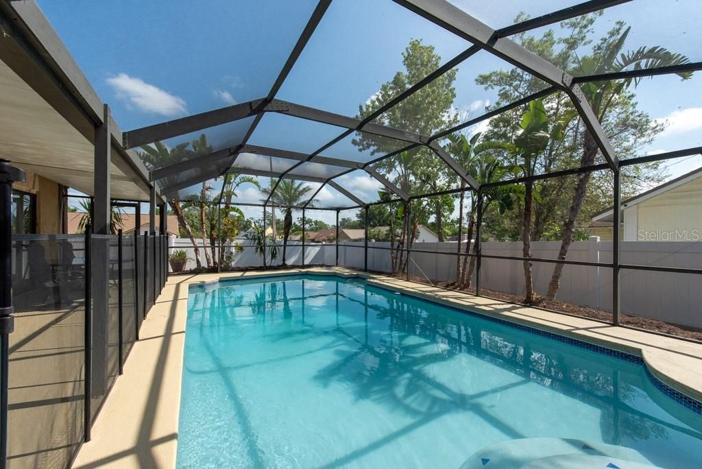 For Sale: $375,000 (3 beds, 2 baths, 1464 Square Feet)